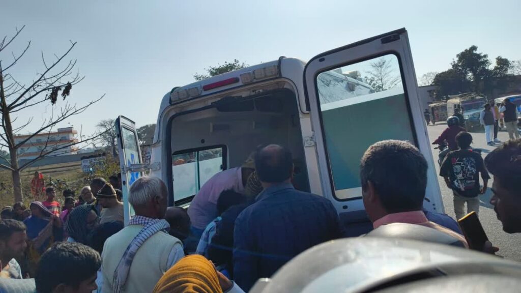 चतरा में तेज रफ्तार ट्रक ने सांसद के चचेरे भाई को कुचला, मौके पर हुई मौत