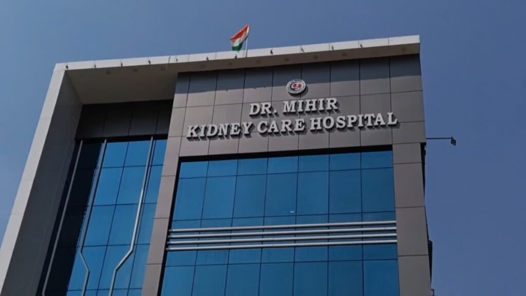 धनबाद में डॉक्टर मिहिर कुमार को जान से मारने की धमकी, अस्पताल के ICU वार्ड में चिपकाया पत्र
