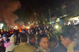 गिरिडीह में चार दिन से गायब बच्चे का शव मिलने पर भड़के लोग, सड़क जाम कर किया प्रदर्शन