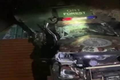 हजारीबाग में हाथी भगाने निकली टीम की गाड़ी से कंटेनर की टक्कर, दो की मौत