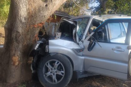 सड़क दुर्घटना में फादर ग्रेगोरी बिलूंग और स्टेनिसलास की मौत, चंचला घाघ से पिकनिक मनाकर लौटने के दौरान हादसा