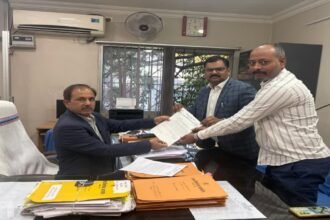 JMM सांसद महुआ माजी के बेटे सोमवित माजी के खिलाफ कार्रवाई की मांग, BJP के प्रतिनिधिमंडल ने की शिकायत