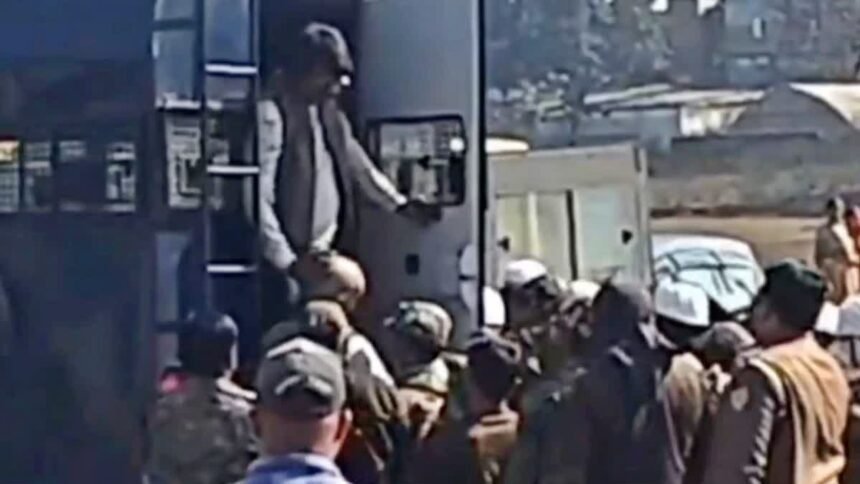 कांग्रेस के दो पूर्व विधायक गिरफ्तार, योगेंद्र साव और निर्मला देवी को उठा ले गई पुलिस