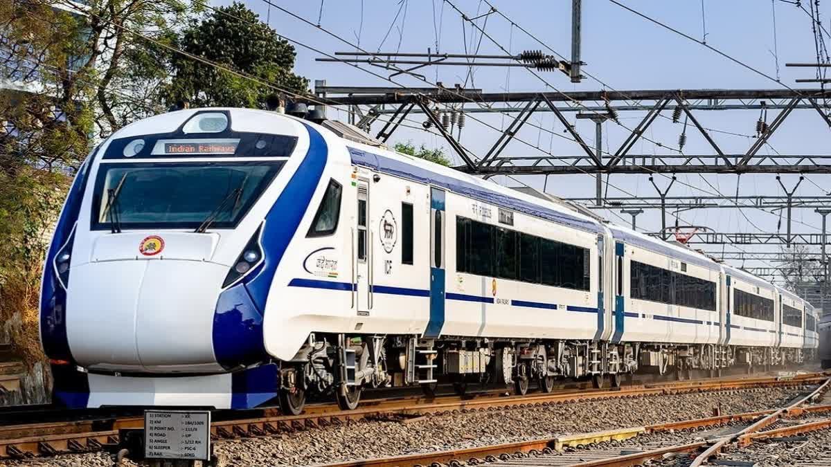 पाकुड़ में वंदे भारत ट्रेन की चपेट में आने से तीन लोगों की मौत, आरपीएफ जांच में जुटी