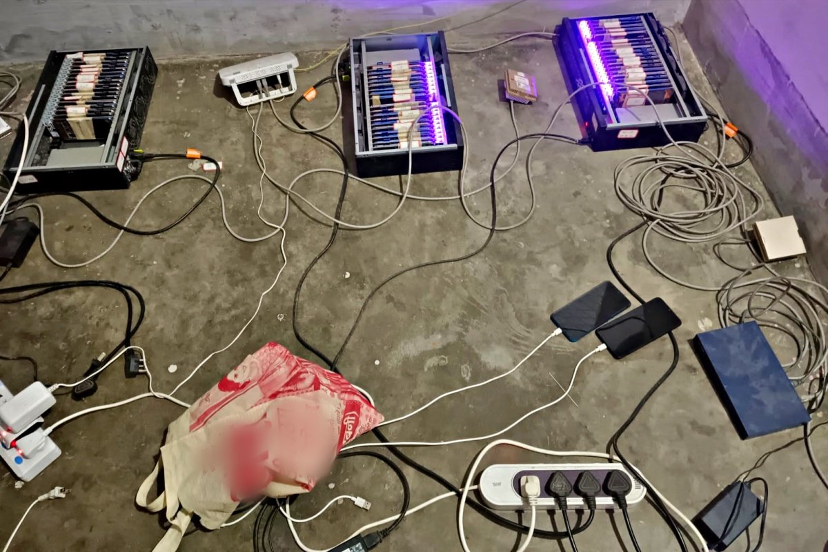 मधुबनी में चल रहा था अंतरराष्ट्री ठगी का गिरोह, चीनी SIM बॉक्स से करते थे ठगी, चार गिरफ्तार