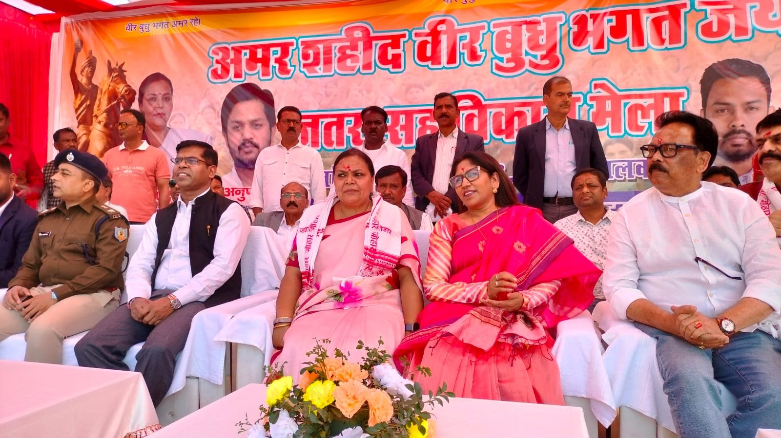 लोहरदगा में भव्यता के साथ मनाया गया वीर बुधु भगत की जयंती, मंत्री दीपिका पांडे सिंह ने कहा बलिदानियों के जन्मस्थली को मिलेगी विशेष पहचान 12 5 5