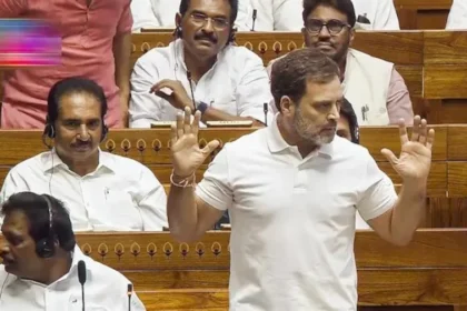 प्रधानमंत्री मोदी ने अमेरिका के सामने सरेंडर कर दिया! भारत माता को बेच दिया,ट्रेड डील पर संसद में भड़के राहुल गांधी