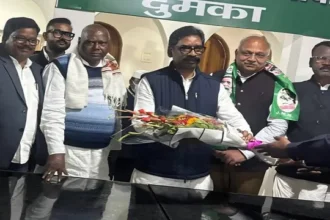 धनबाद मेयर चुनाव से पहले BJP को बड़ा झटका, पूर्व मेयर उम्मीदवार और BJP नेता चंद्रशेखर अग्रवाल JMM में शामिल