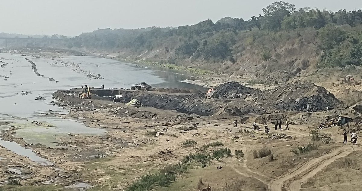 धनबाद के बारनी घाट के भीतर कोयला का अवैध खनन, मुख्यमंत्री की मौजूदगी में सरयू राय ने विधानसभा में उठाया मामला 2