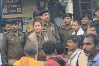 समस्तीपुर के ज्वेलरी दुकान में करोड़ों की लूट, फायरिंग कर भागे बदमाश,विरोध में सड़क जाम व आगजनी