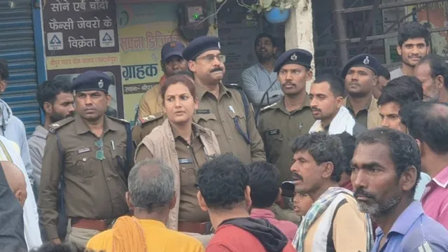 समस्तीपुर के ज्वेलरी दुकान में करोड़ों की लूट, फायरिंग कर भागे बदमाश,विरोध में सड़क जाम व आगजनी