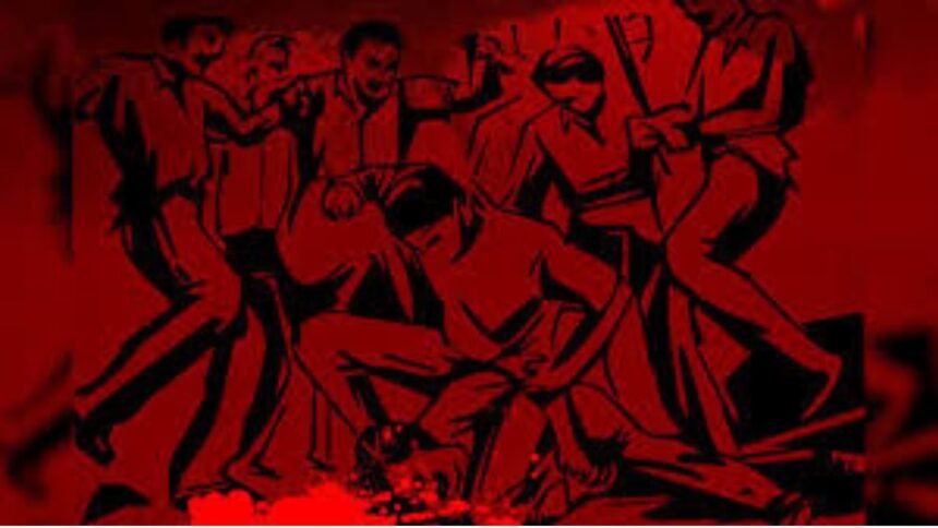 बच्चा चोरी के शक में संदिग्ध को ग्रामीणों ने पीटा, स्थिति गंभीर, रिम्स रेफर