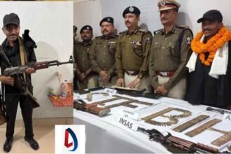 नक्सली कमांडर सुरेश कोड़ा ने किया सरेंडर, एके-47, एके-56 और इंसास राइफल पुलिस को सौंपे