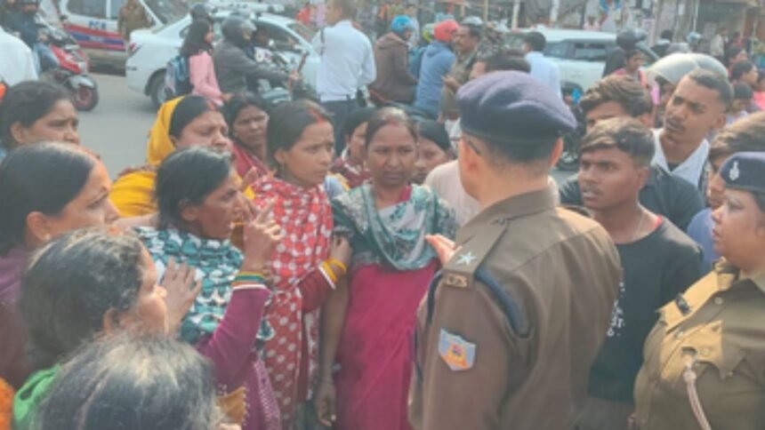 रांची के लालपुर इलाके में हत्या के बाद हंगामा, पड़ोसियों का विवाद सुलझाने गए व्यक्ति को पीट-पीट कर मार डाला