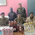 लोहरदगा के कुडू में अवैध शराब के खिलाफ कार्रवाई, जनरल स्टोर से 45 बोतल अवैध शराब बरामद, दुकानदार गिरफ्तार