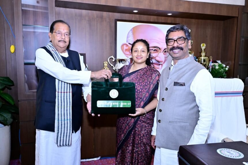 Jharkhand Budget 2026-27: 1.28 लाख करोड़ का बजट पेश, चतरा में डॉ.भीमराव यूनिवर्सिटी का ऐलान 1 Jharkhand Budget 2026-27