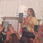 अनिरुद्धाचार्य महाराज की कथा के दौरान बिहार में बेकाबू हुई भीड़, महिलाएं बेहोश और कई श्रद्धालु घायल