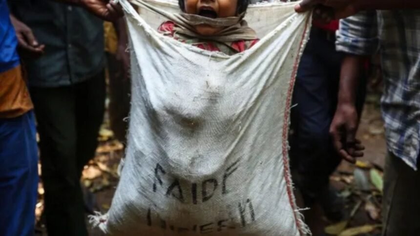 2 साल के बच्चे को बोरे में बंद कर चोर ने जंगल में फेंका, ऐसा बचाई गई जान