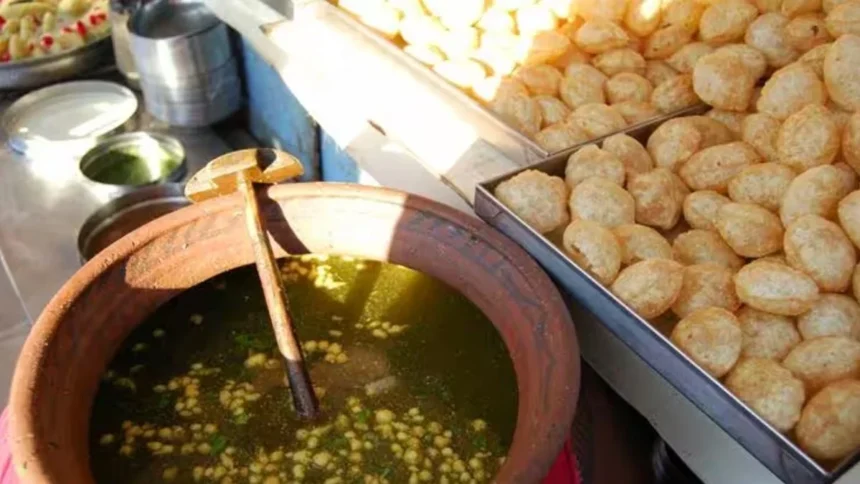 गोलगप्पा खाने के बाद 25 से ज्यादा बच्चे बीमार, उल्टी दस्त और डिहाइड्रेशन की शिकायत