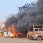 रांची के खादगढ़ा बस स्टेंड में लगी आग, 6 बसें जलकर हुई खाक, देखिये VIDEO