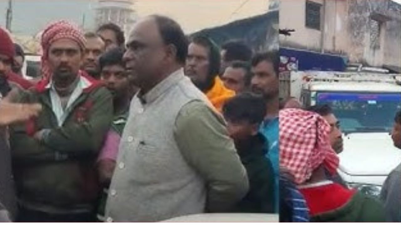 लातेहार के बरवाडीह CO की दबंगई, बाजार में वाहन चढ़ाकर दुकानदारों की सब्जियां रौंदी