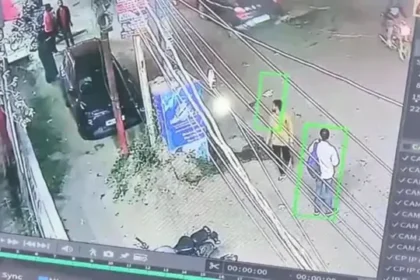 पटना के कंकड़बाग में कारोबारी से लाखों की लूट, CCTV कैद हुई वारदात