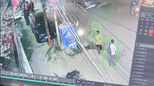 पटना के कंकड़बाग में कारोबारी से लाखों की लूट, CCTV कैद हुई वारदात 1 पटना के कंकड़बाग में कारोबारी से लाखों की लूट, CCTV कैद हुई वारदात