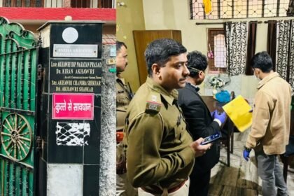 रांची में वकील के परिवार ने किया सुसाइड अटेंप्ट: :इकलौते बेटे की हुई मौत, मां-नाबालिग बेटी अस्पताल में इलाजरत