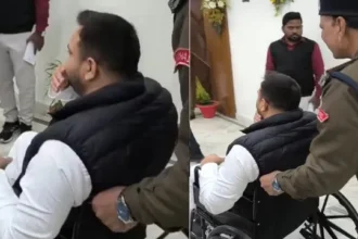 तेजस्वी यादव व्हीलचेयर पर पहुंचे विधानसभा, NEET छात्रा मामले पर सदन में हुआ हंगामा