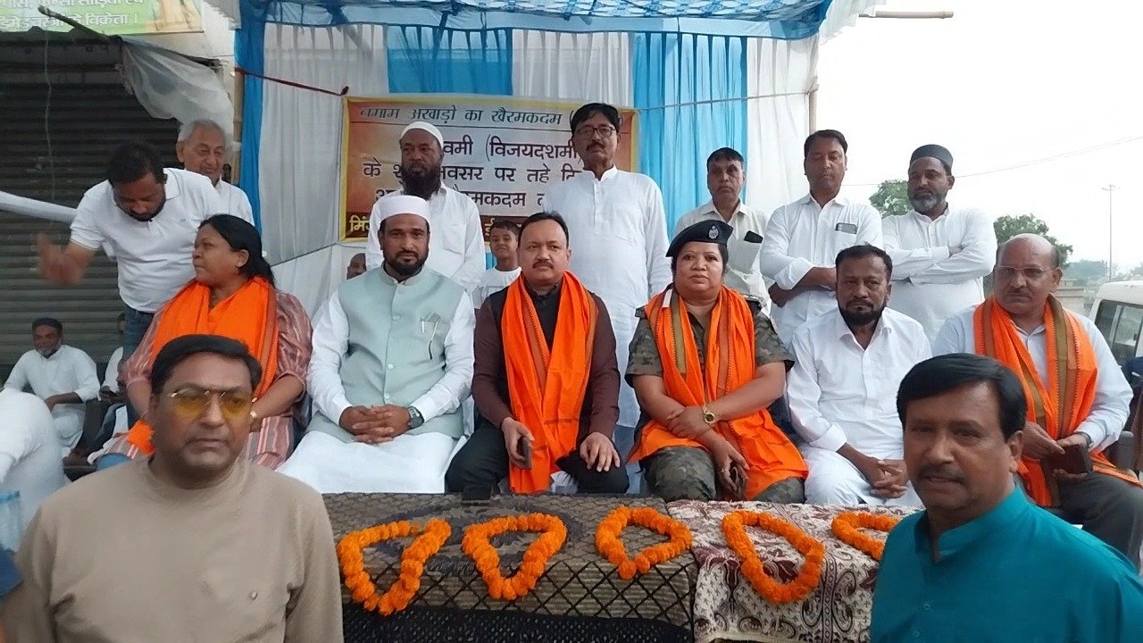 लोहरदगा में रामनवमी में निकली भव्य शोभायात्रा,58 अखाड़ों की सहभागिता, झांकियों और पारंपरिक करतबों ने मोहा मन,बारिश भी नहीं तोड़ सकी उत्साह 14 12 2