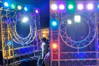 रामनवमी में DJ की तेज आवाज से महिला की बिगड़ी तबीयत, होटल के शीशे टूटे, दो डीजे जब्त