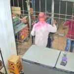 रांची में होली से पहले अपराधियों ने शराब दुकान में की फायरिंग, CCTV में कैद हुई वारदात