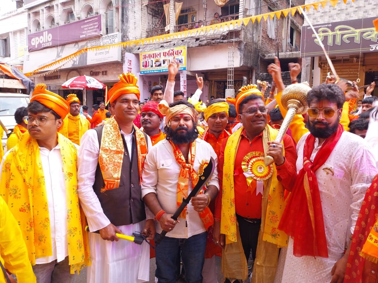 लोहरदगा में रामनवमी में निकली भव्य शोभायात्रा,58 अखाड़ों की सहभागिता, झांकियों और पारंपरिक करतबों ने मोहा मन,बारिश भी नहीं तोड़ सकी उत्साह 15 13 1