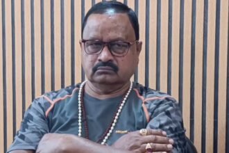 होलिका दहन में पिस्टल लहराने पर JDU के पूर्व विधायक गोपाल मंडल पर FIR ,विवादों से रहा है पुराना नाता