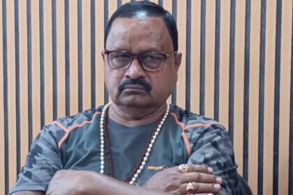 होलिका दहन में पिस्टल लहराने पर JDU के पूर्व विधायक गोपाल मंडल पर FIR ,विवादों से रहा है पुराना नाता