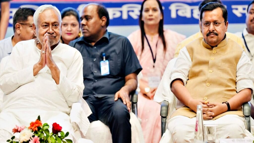 नीतीश कुमार आज दे सकते हैं विधानपरिषद से इस्तीफा, छह महीने तक रह सकते हैं मुख्यमंत्री, नितिन नबीन पर संस्पेंस बरकरार