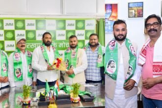 Ataur Rehman alias Babu Khan with hemant soren