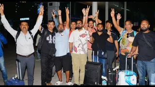 रांची लौटे दुबई में फंसे 85 पर्यटक, एयरपोर्ट में मनाई गई होली, दहशत में बीते पांच दिन