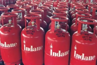 झारखंड में कॉमर्शियल गैस सिलिंडरों की आपूर्ति पर अस्थायी रोक, अब LPG सिलेंडर की डिलीवरी के 25 दिन बाद होगी दूसरी बुकिंग