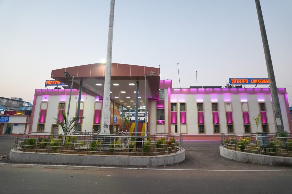 Lohardaga railway station 01