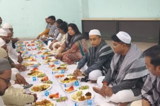 लोहरदगा पुलिस लाइन में दावत-ए-इफ्तार, SP सादिक अनवर रिजवी समेत कई अधिकारी हुए शामिल,दिखी गंगा-जमुनी तहजीब