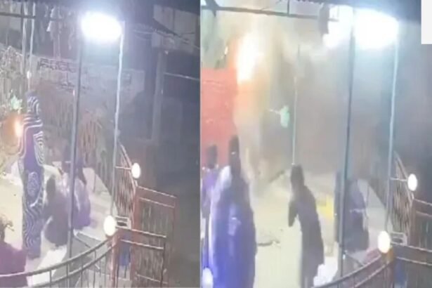 बांग्लादेश में काली मंदिर पर हमला, राक्षस के भेष में आए हमलावर, पूजा के दौरान बैग में बम रखकर भागे