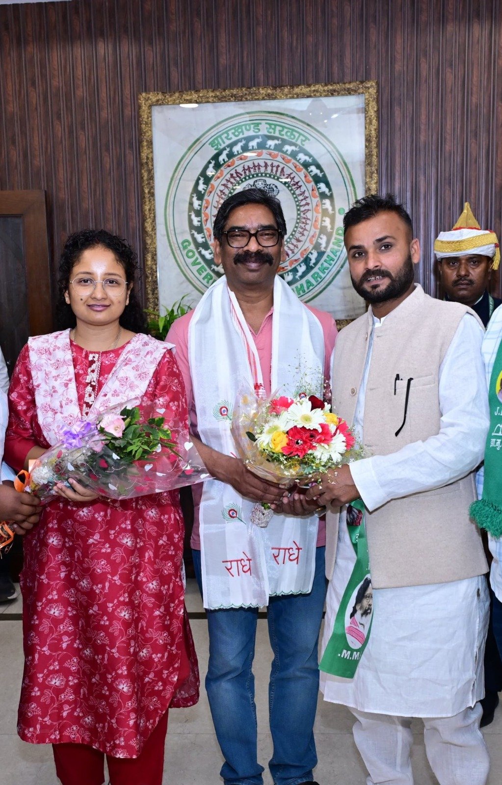 चतरा नगर परिषद के नवनिर्वाचित अध्यक्ष अताउर रहमान उर्फ बाबू खान ने ली JMM की सदस्यता, ज्वाइनिंग के बाद हेमंत सोरेन से की मुलाकात 4 WhatsApp Image 2026 03 02 at 6.00.48 PM