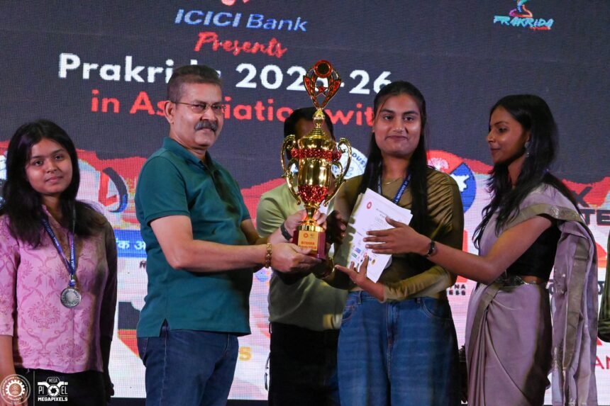 खेलों के महासंग्राम ‘प्रक्रीड़ा 2026’ का भव्य समापन, विजेताओं पर बरसी तालियों की गूंज 1 खेलों के महासंग्राम ‘प्रक्रीड़ा 2026’ का भव्य समापन, विजेताओं पर बरसी तालियों की गूंज