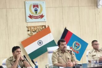 गुमला SP हारिस बिन जमां ने की मासिक अपराध समीक्षा बैठक, होली-ईद, सरहुल, रामनवमी शांतिपूर्व संपन्न होने पर पदाधिकारियों को किया प्रोत्साहित