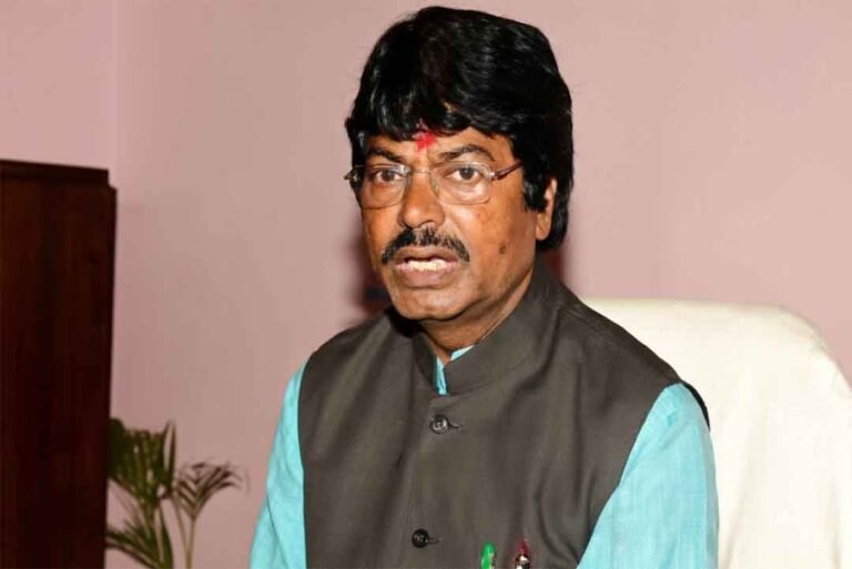 योगेंद्र साव को कांग्रेस ने पार्टी से निकाला, मुख्यमंत्री हेमंत सोरेन के खिलाफ बयानबाजी के बाद गिरी गाज