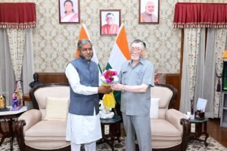 नेता प्रतिपक्ष बाबूलाल मरांडी ने राज्यपाल संतोष गंगवार से की मुलाकात, शराब घोटाले कीCBI से जांच कराने की मांग