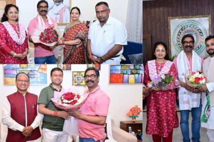 नगर निकाय चुनाव में जीत के बाद विजय उम्मीदवारों ने मुख्यमंत्री हेमंत सोरेन से की मुलाकात, सुधा गुप्ता को कल्पना ने हाथ से खिलाई मिठाई