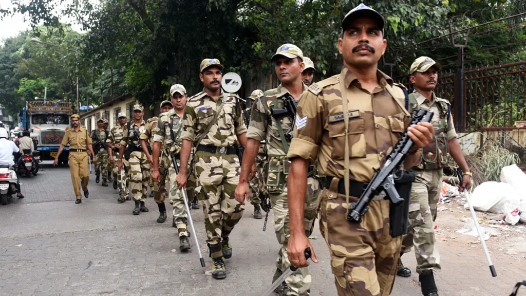 नक्सल प्रभावित क्षेत्र में तैनात CISF के 15 हजार जवानों का कठिनाई भत्ता बंद, केंद्रीय गृह मंत्रालय का निर्देश