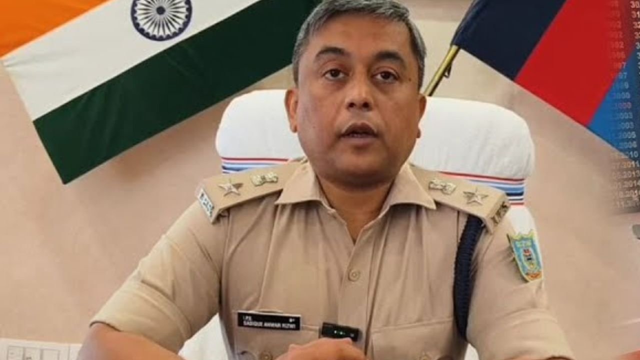 लोहरदगा पुलिस महकमे में बड़ा फेरबदल : जिले के 17 पुलिस पदाधिकारियों का तबादला, कई थानों व शाखाओं में बदली जिम्मेदारी